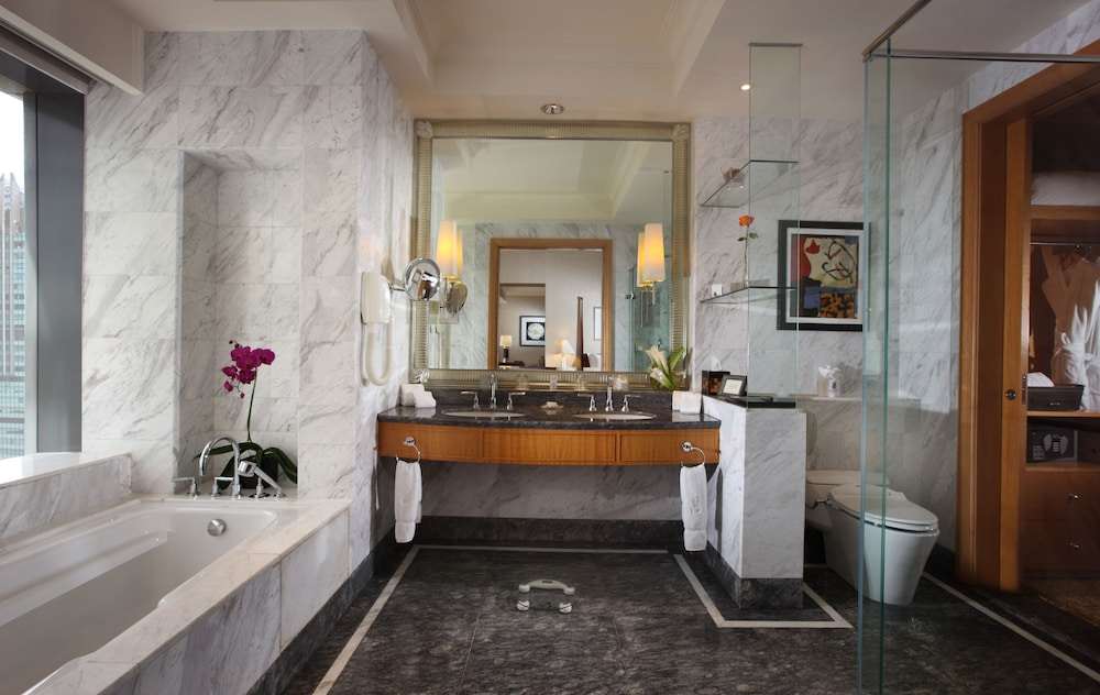 Grand Room, Multiple Beds - Photo 4