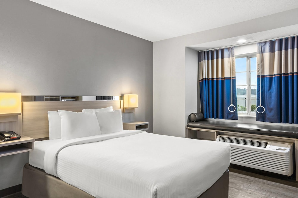 Room, 1 Queen Bed, Accessible, Non Smoking photo 1
