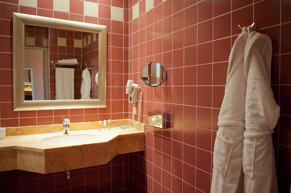 Executive Room - Photo 5