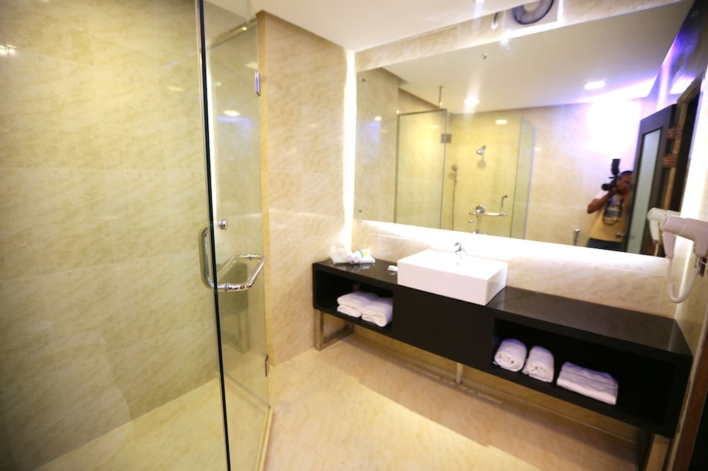 Deluxe Twin Room, 1 Bedroom, City View photo 2