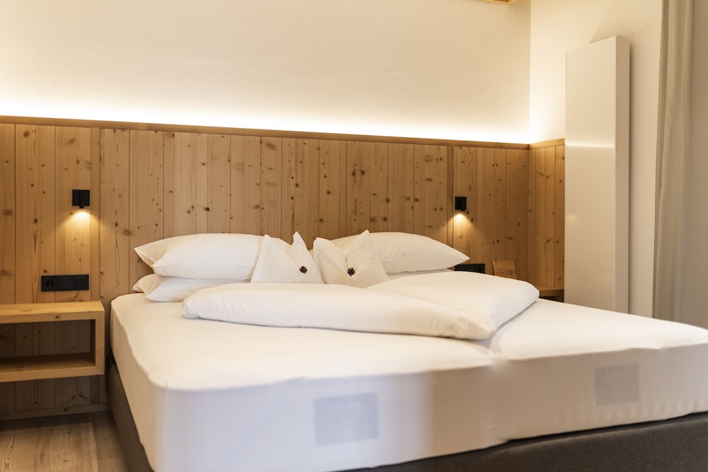 Junior Suite (Deluxe) photo 1