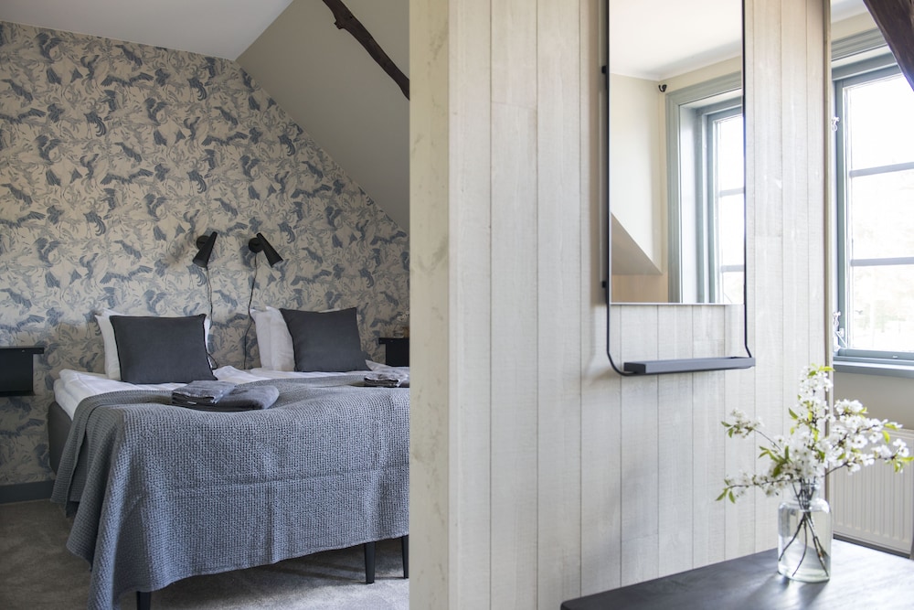 Superior Double Room, 1 Queen Bed, Pool Access