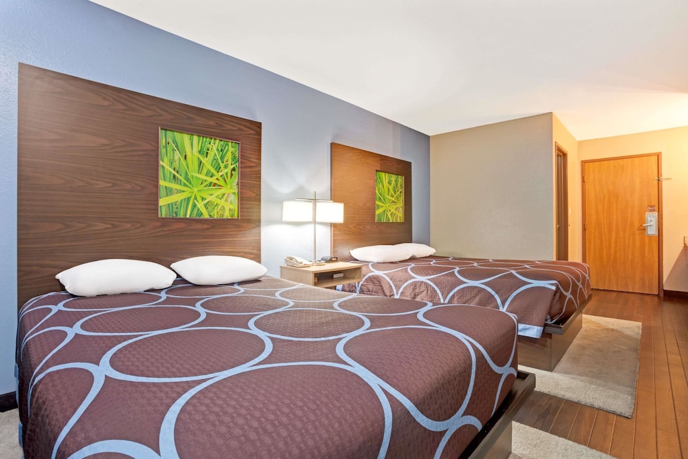 Standard Room, 2 Queen Beds - Photo 1