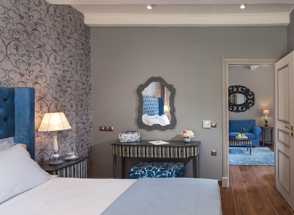 Superior Suite, Garden View - Photo 1