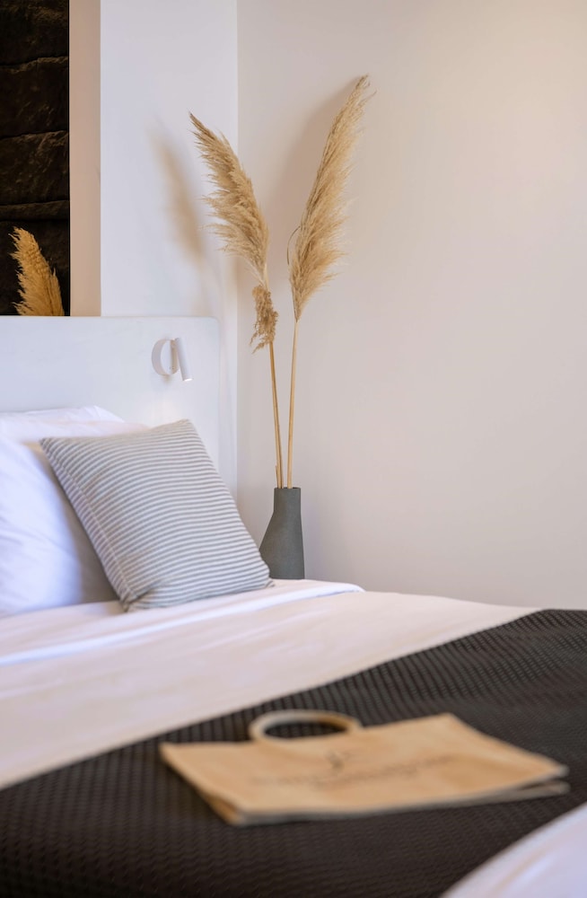 Mine Partial Sea View Junior Suite with Pool or Jacuzzi - Photo 2