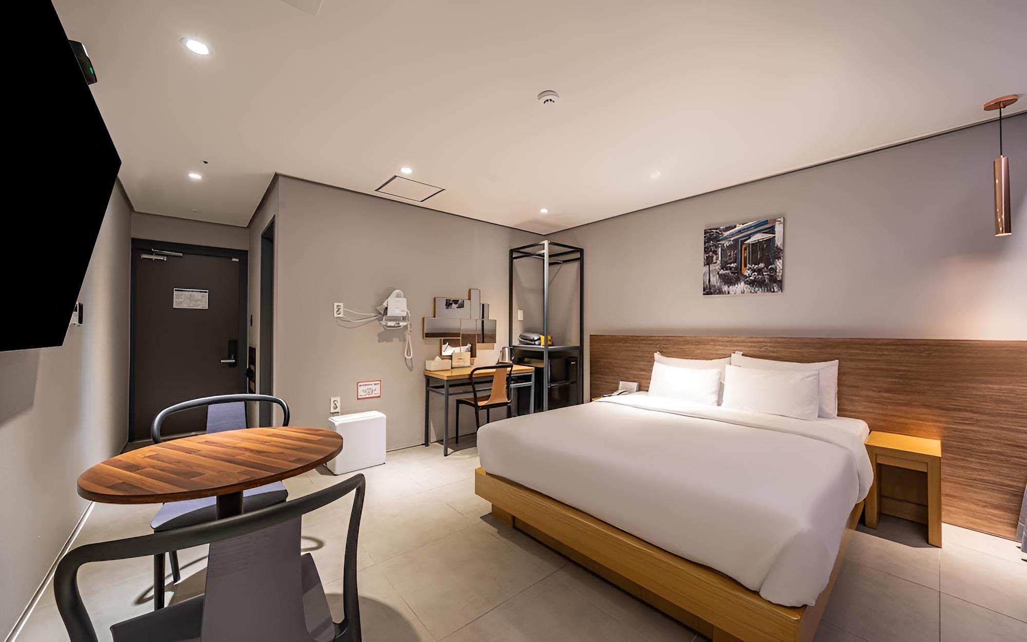 Room (Deluxe A (Bathtub Breakfast Service 1) photo 1