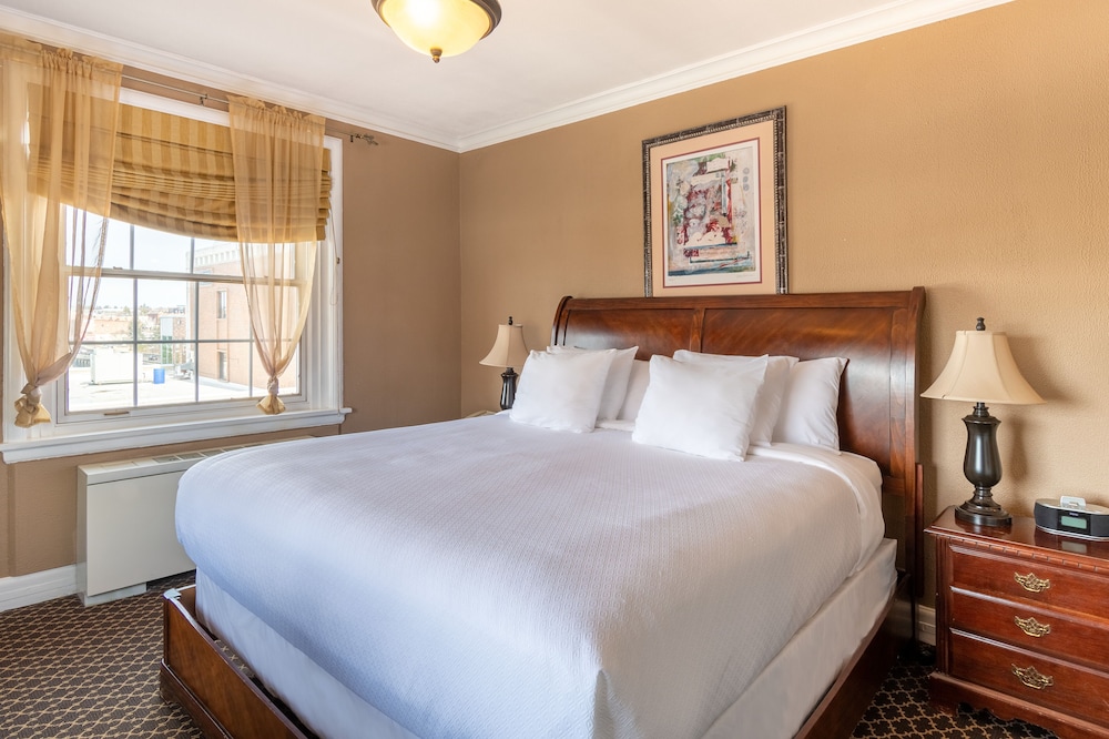 Classic Room, 1 King Bed - Photo 2