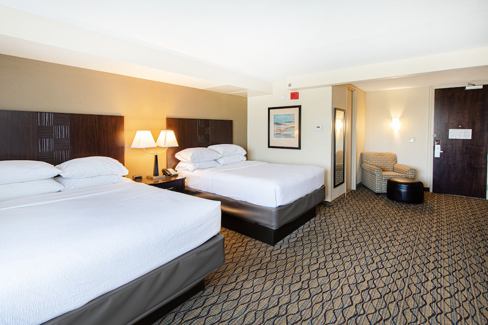 Premium Room, 2 Queen Beds - Photo 5
