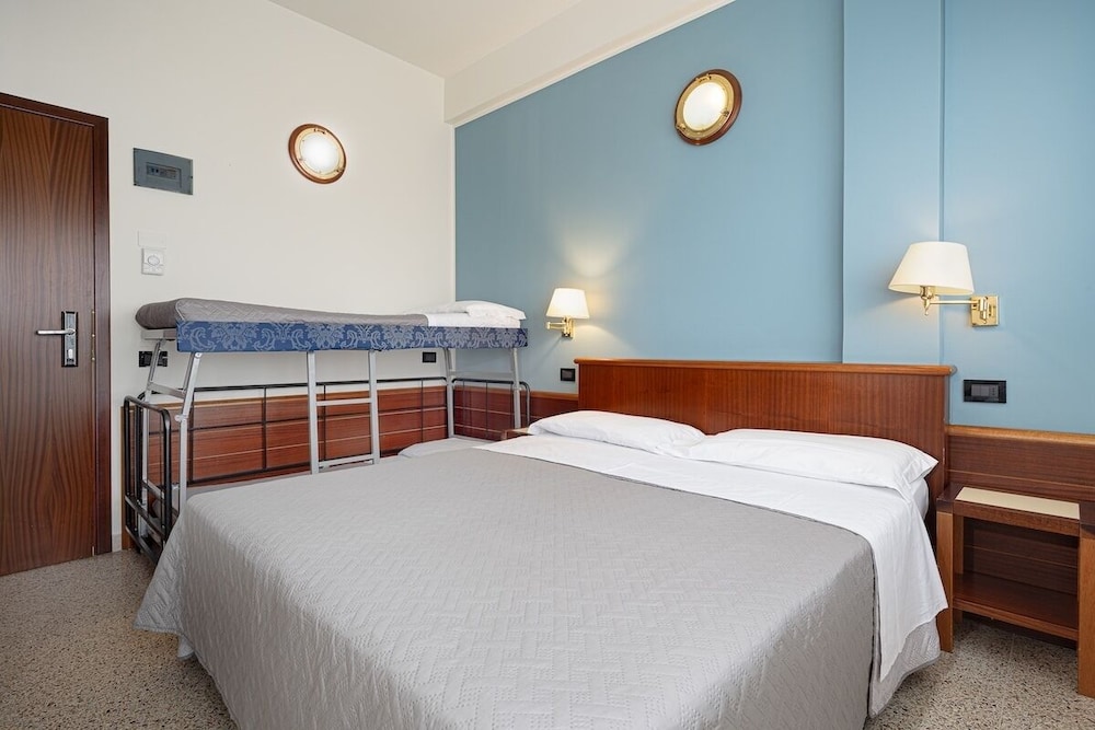 Family Quadruple Room, Balcony, Sea View