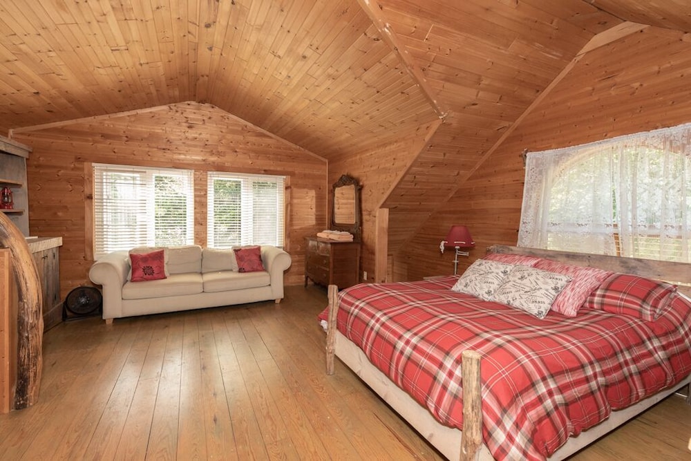 Cottage, 2 Bedrooms, Partial Lake View photo 2