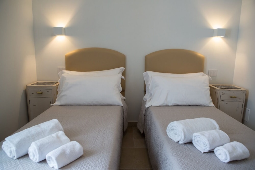 Double or Twin Room photo 3