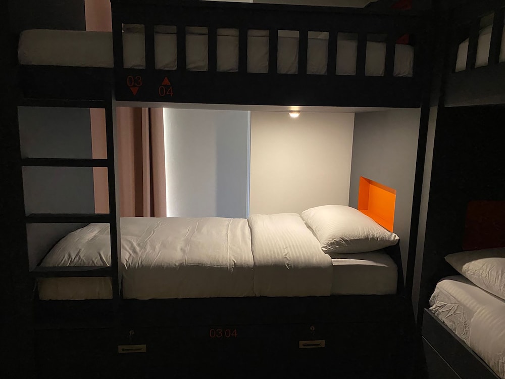 Basic Single Room, with bunk beds and a Private Bathroom, Marina View photo 3