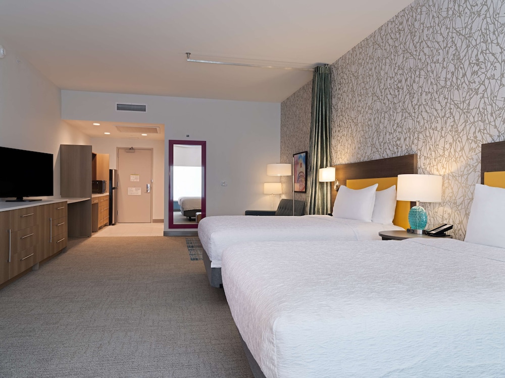 Studio Suite, 2 Queen Beds, Accessible, Bathtub - Photo 2