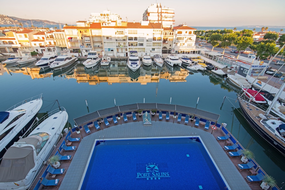 Superior Double Room, Balcony, Canal View - Photo 12