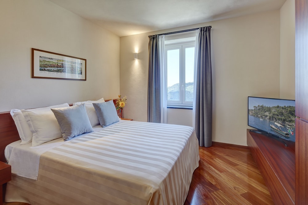 Junior Double or Twin Room