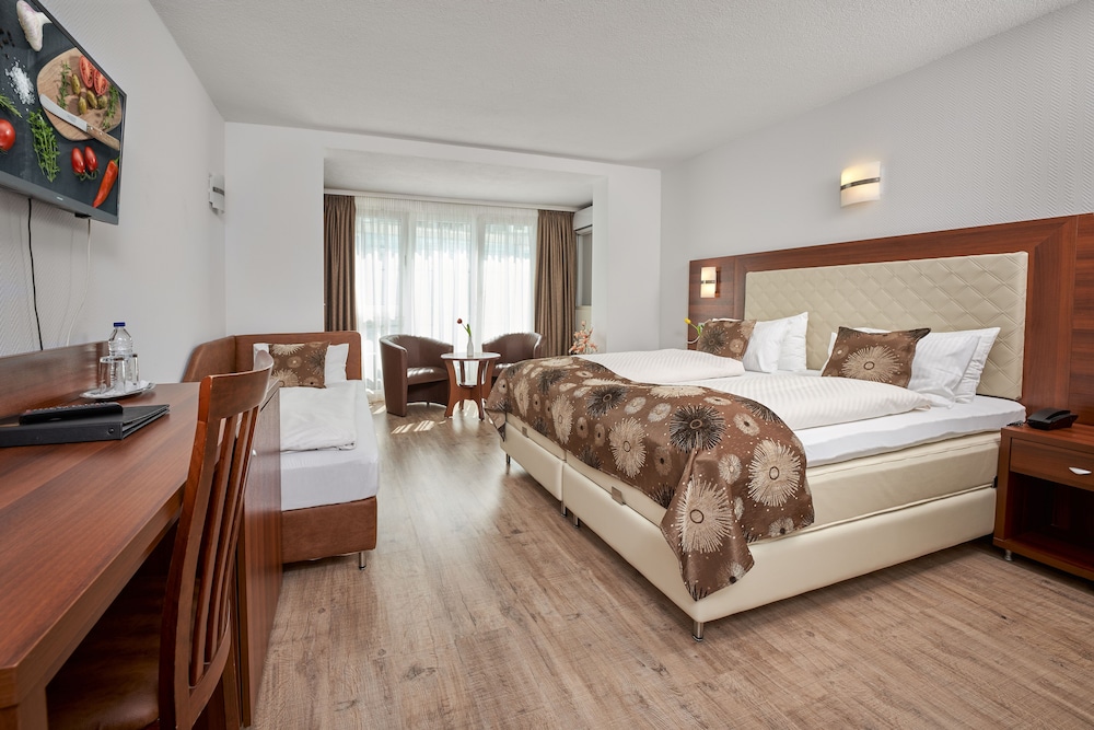 Triple Room - Photo 1
