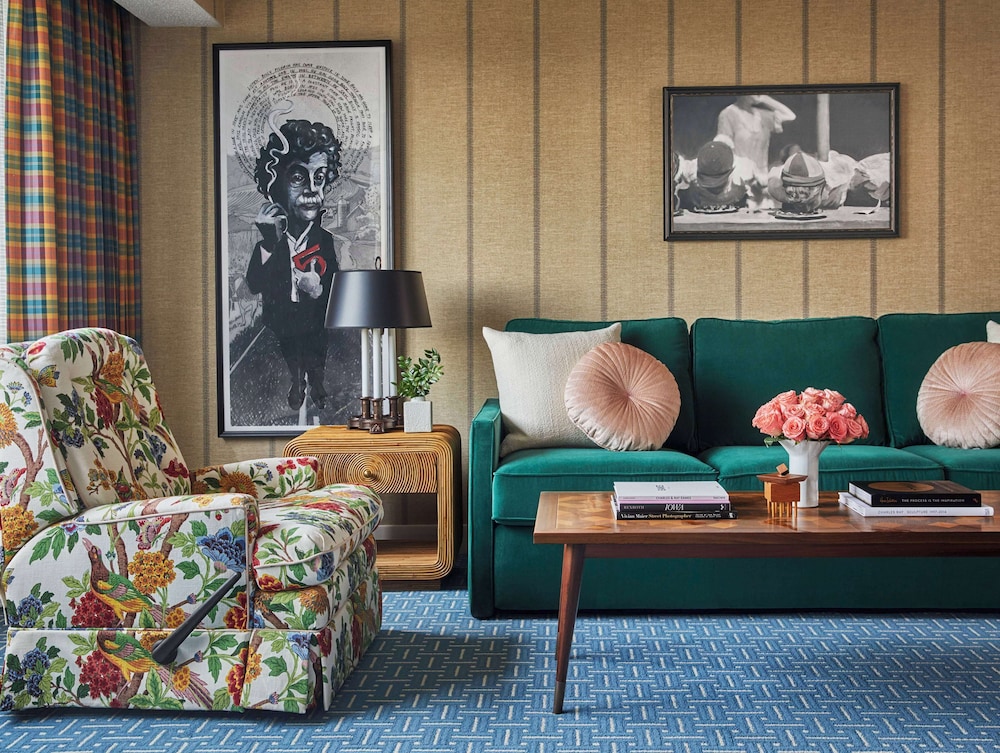 Suite, 1 King Bed