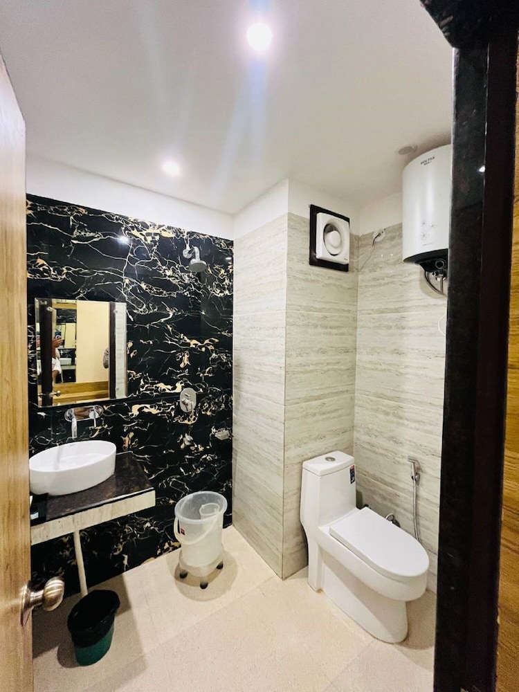 Deluxe Double Room photo 2