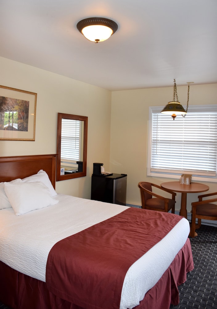 Standard Room, 1 Queen Bed, Non Smoking photo 1