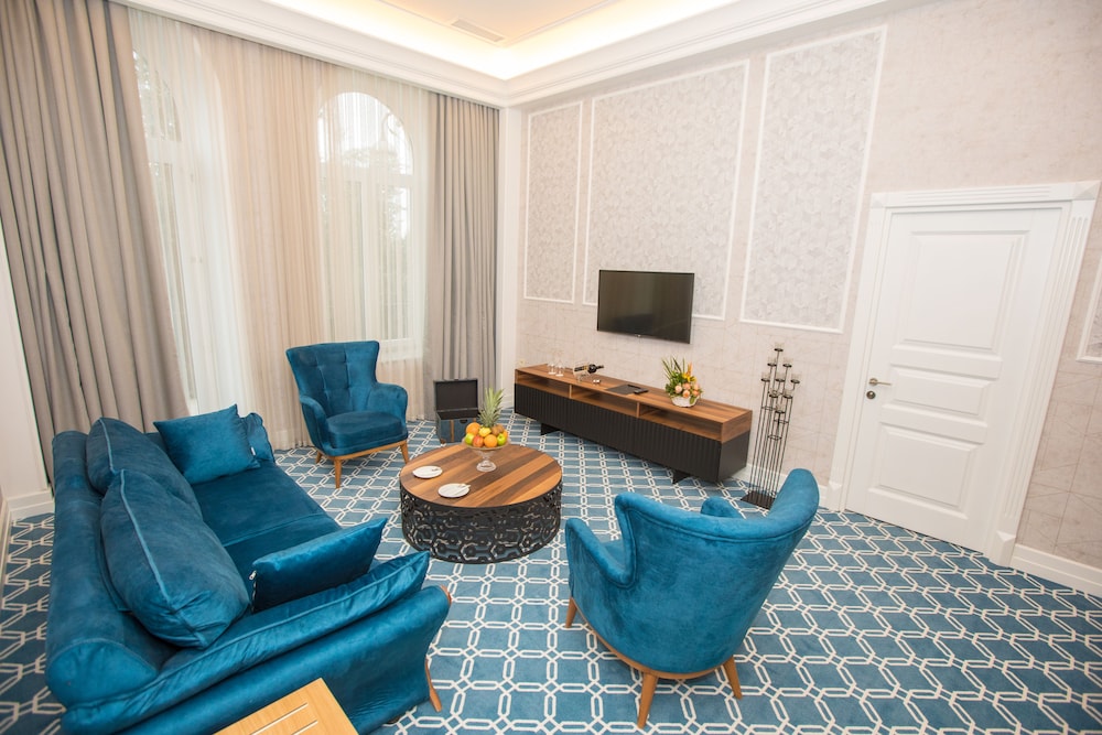 Executive Suite, 1 King Bed - Photo 6