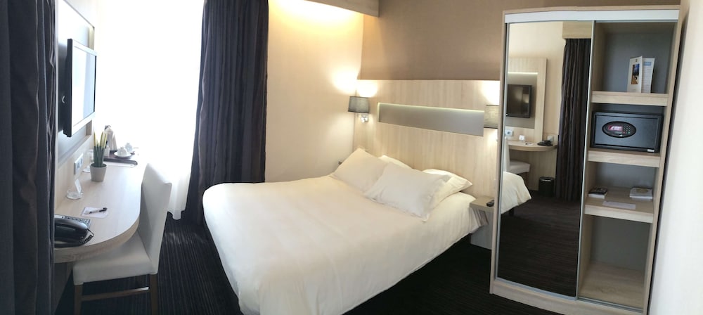 Standard Room, 1 Double Bed, Non Smoking - Photo 3