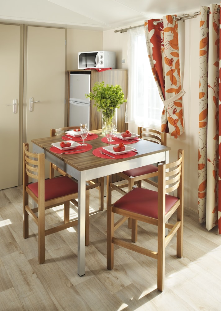 Mobile Home, 2 Bedrooms, Kitchen (IRM Selania) photo 3