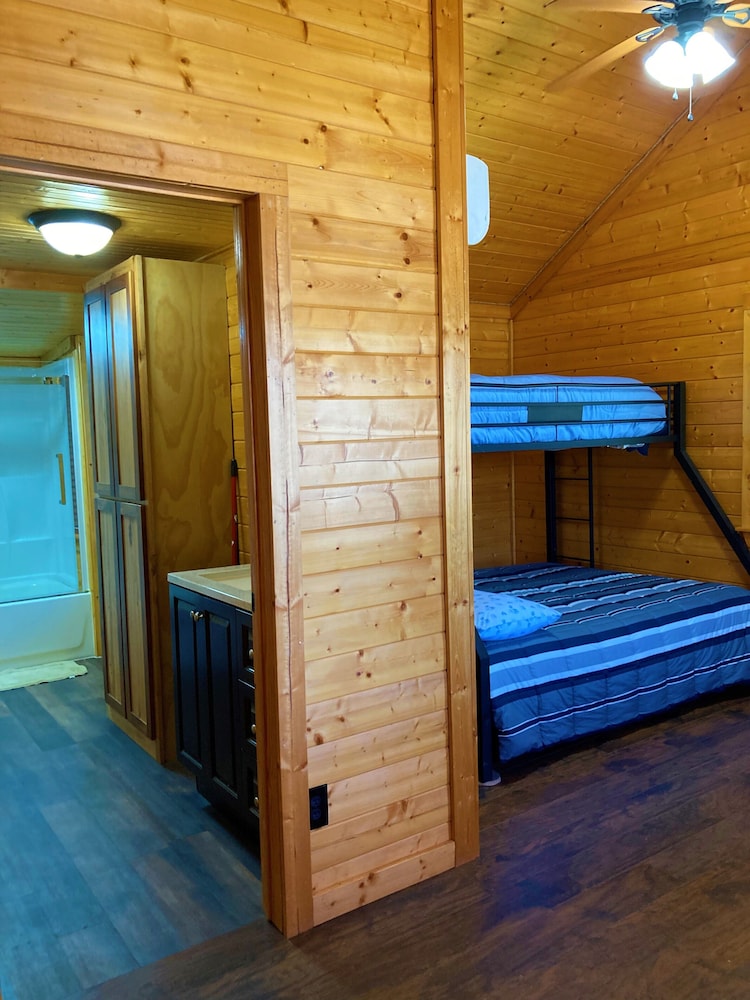 Deluxe Cabin photo 3