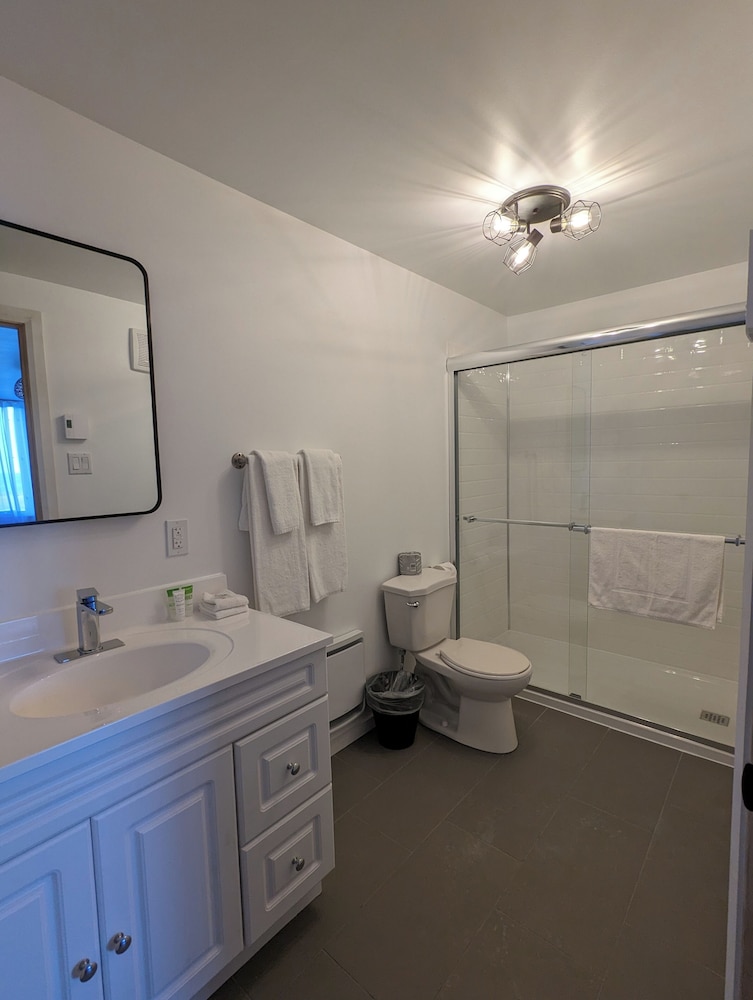Standard Double Room, 2 Double Beds, Sea View photo 3