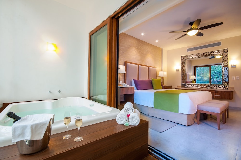 Luxury Studio Suite, Garden View (New) thumbnail 5