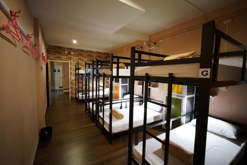 8-Bed Mixed Dormitory Room photo 1