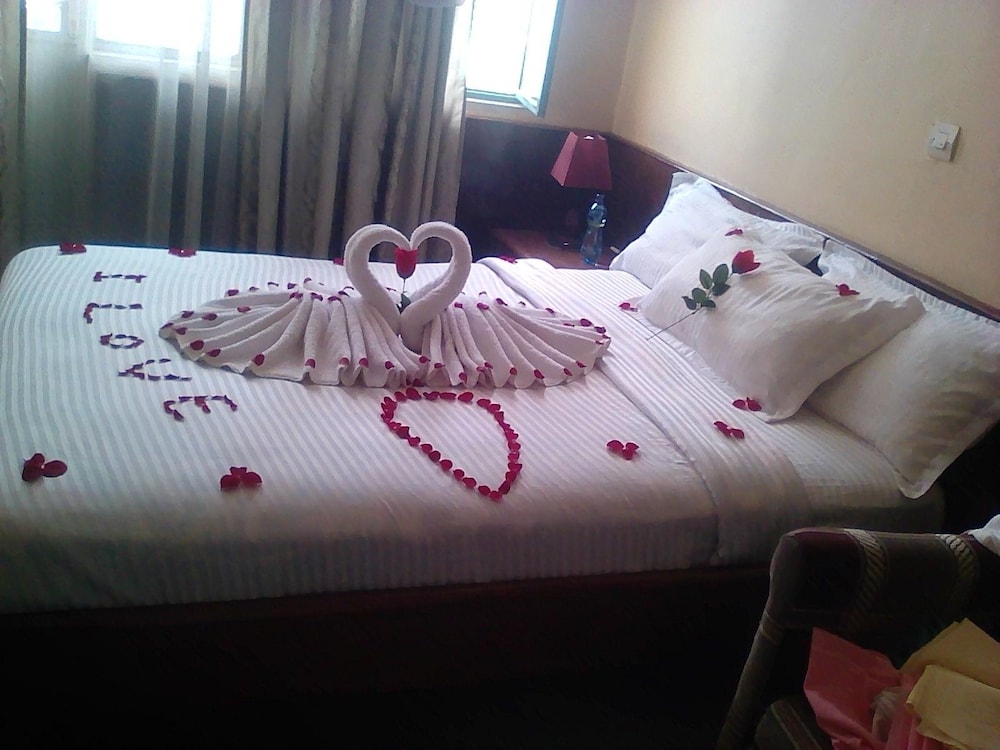 Deluxe Room, 1 King Bed photo 1