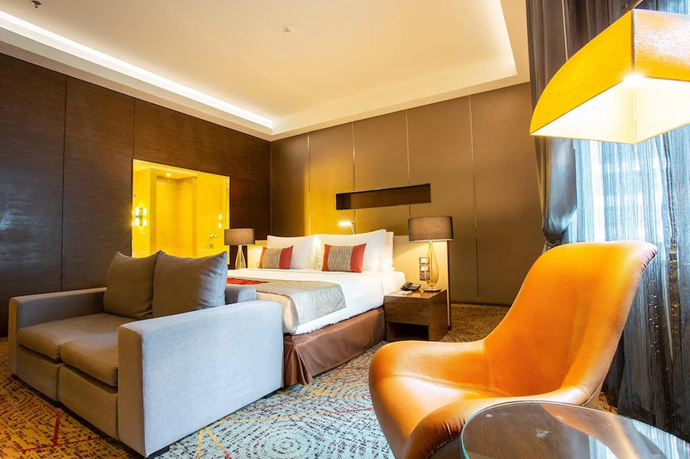 Honeymoon Suite photo 2