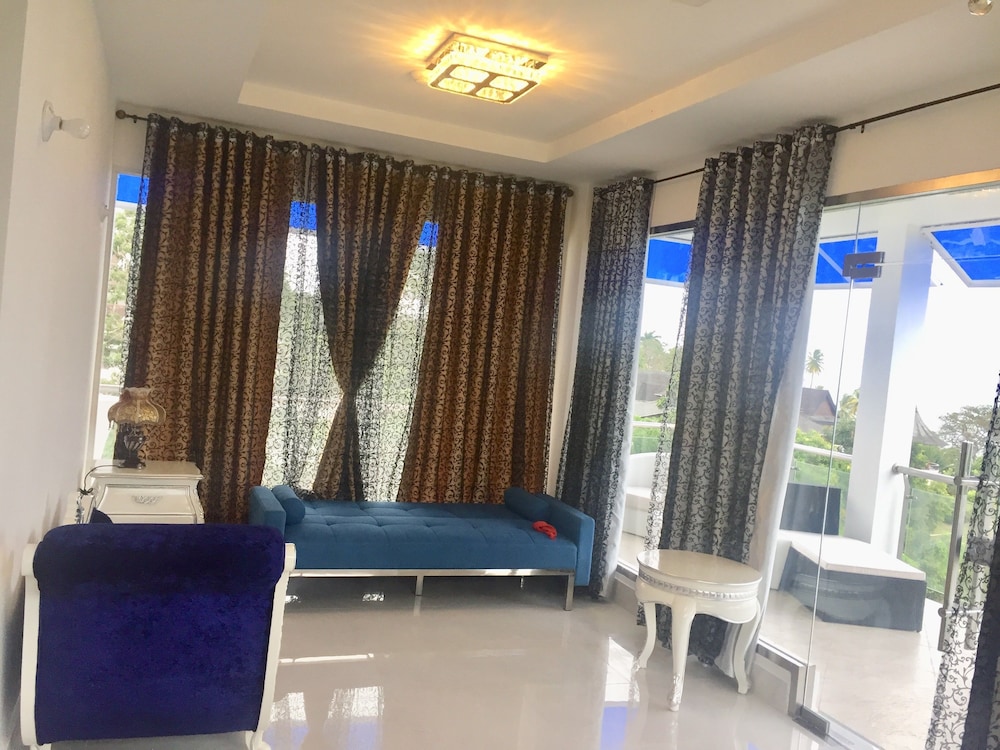 Tower Suites Sea View - Photo 11