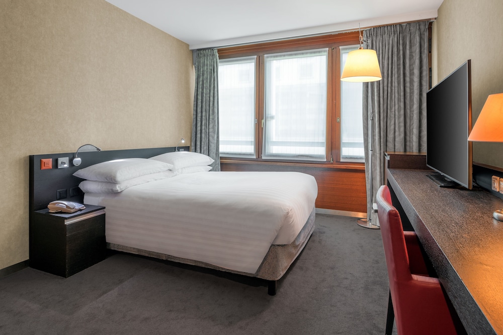 Room, 1 Queen Bed, Accessible - Photo 2
