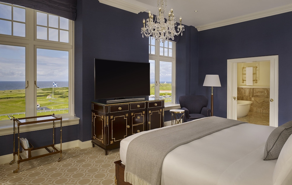 Room, 1 King Bed, Ocean View - Photo 1