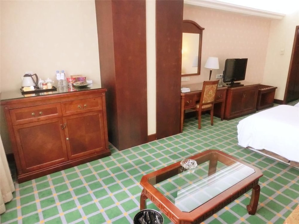 Standard Twin Room - Photo 8