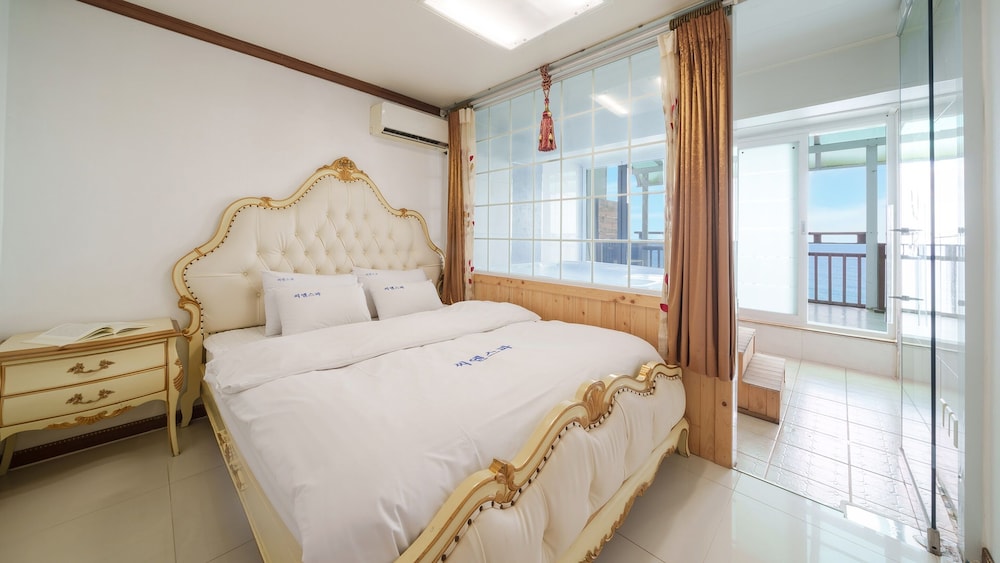 Basic Room, 1 Bedroom (202 Deepblue) - Photo 7