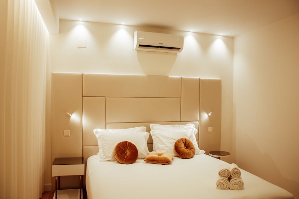 Classic Comfort King or Twin Room - Photo 10