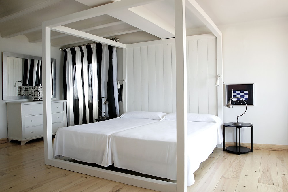 Double Room, Balcony, Pool View - Photo 3