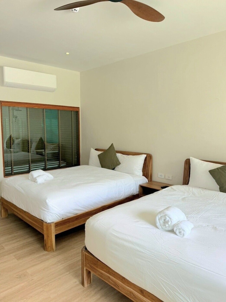 Deluxe Quadruple Room photo 2
