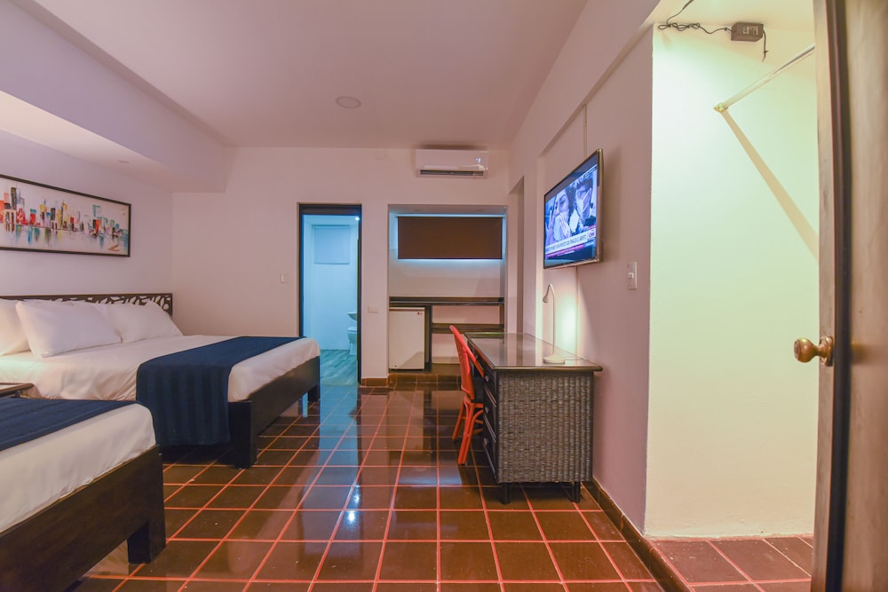 Superior Room, 2 Queen Beds photo 2