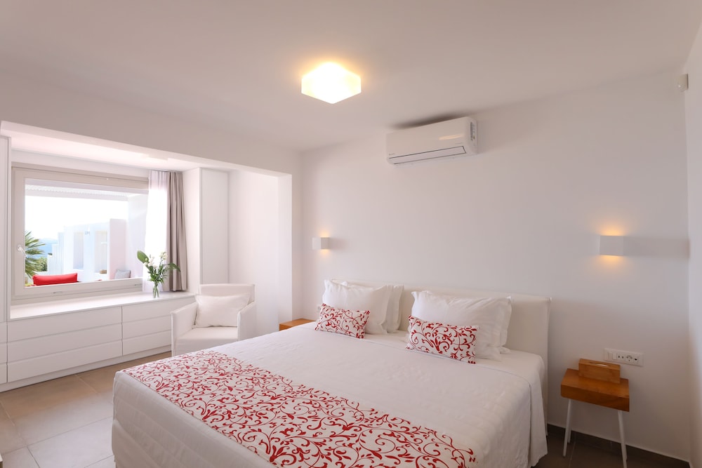 DELOS Deluxe two Bedroom Suite with Sea View and Private Pool
