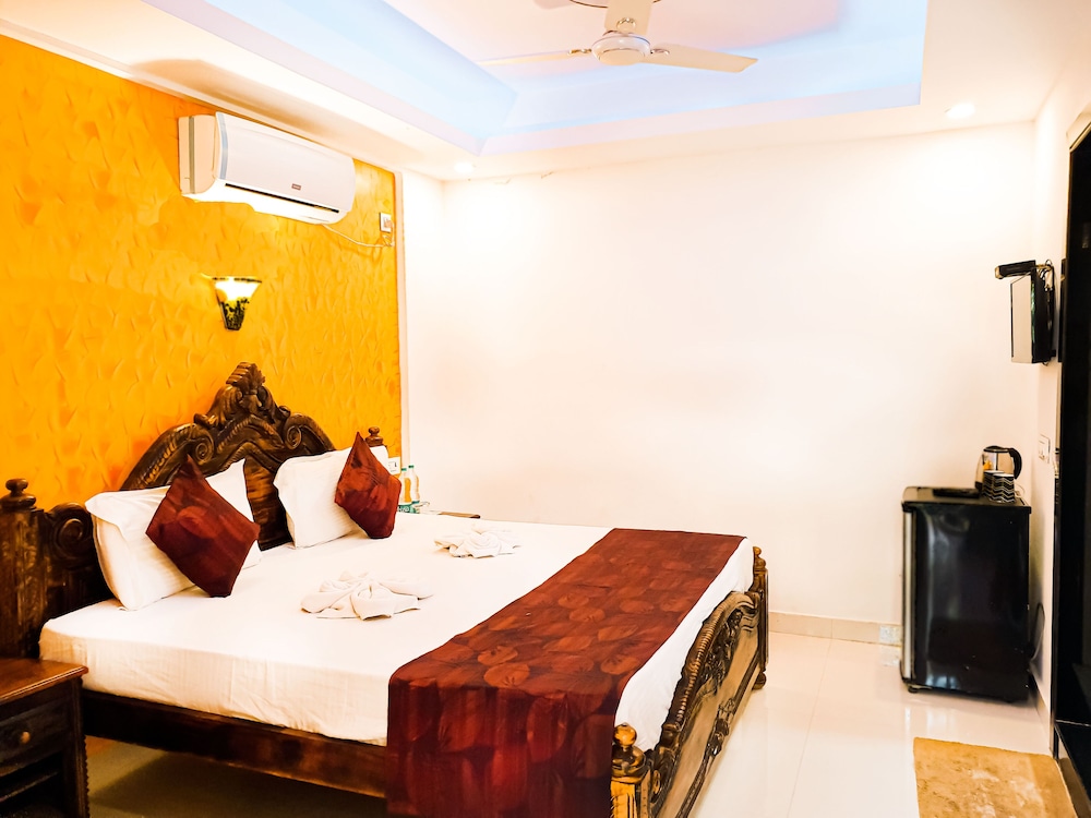 Standard A/C Room - Photo 26