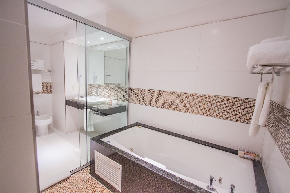 Suite, River View photo 2