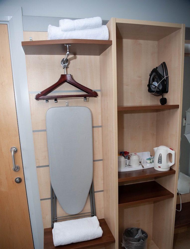 Standard Room, 1 Double Bed With Sofa Bed - Photo 9