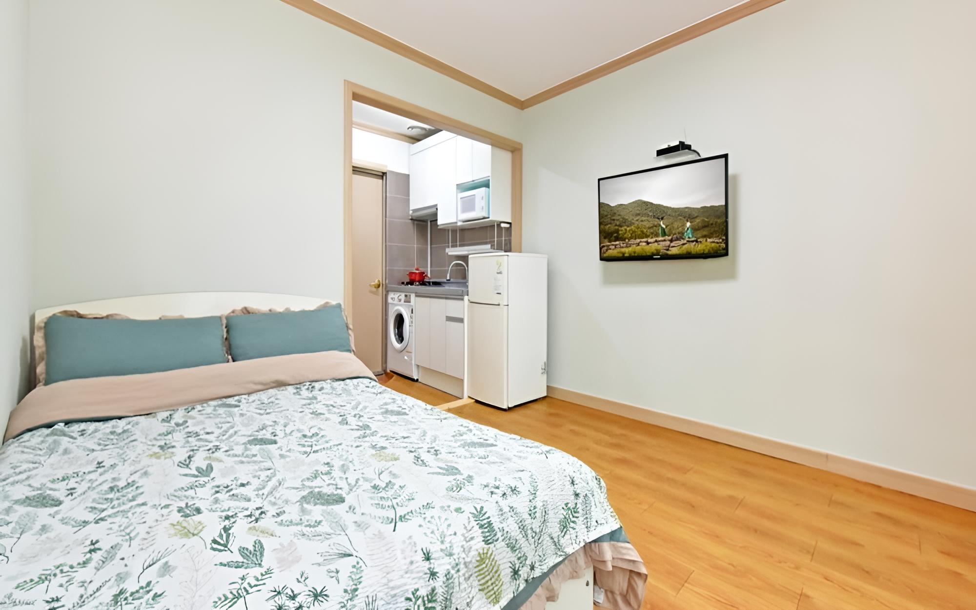 Room (No 210 Lilac (Ocean View)) photo 3