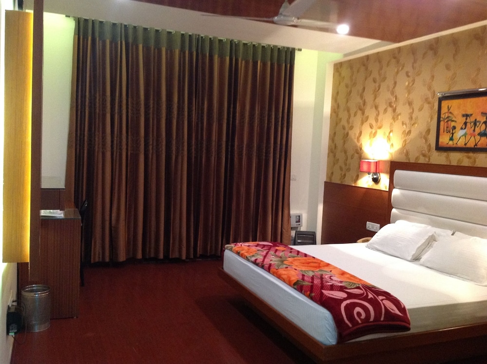 Prime Room - Photo 1