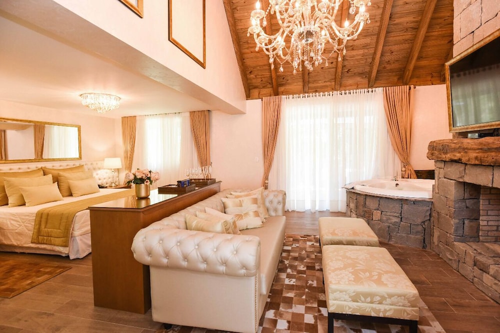 Grand Master Chalet