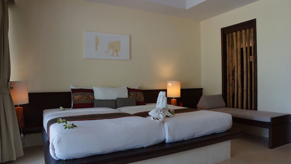 Deluxe Room - Photo 6
