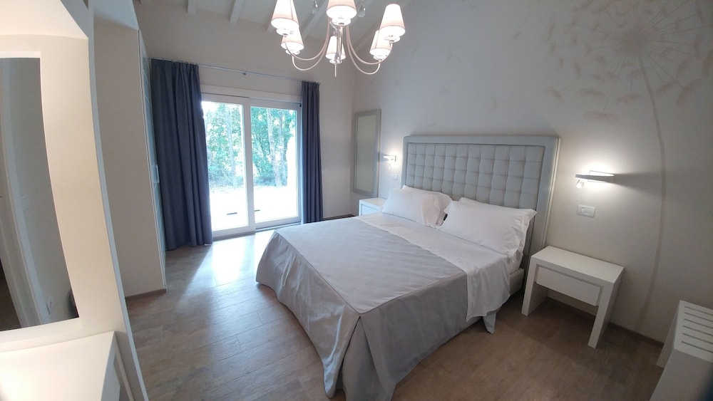 Deluxe Room, Balcony photo 2